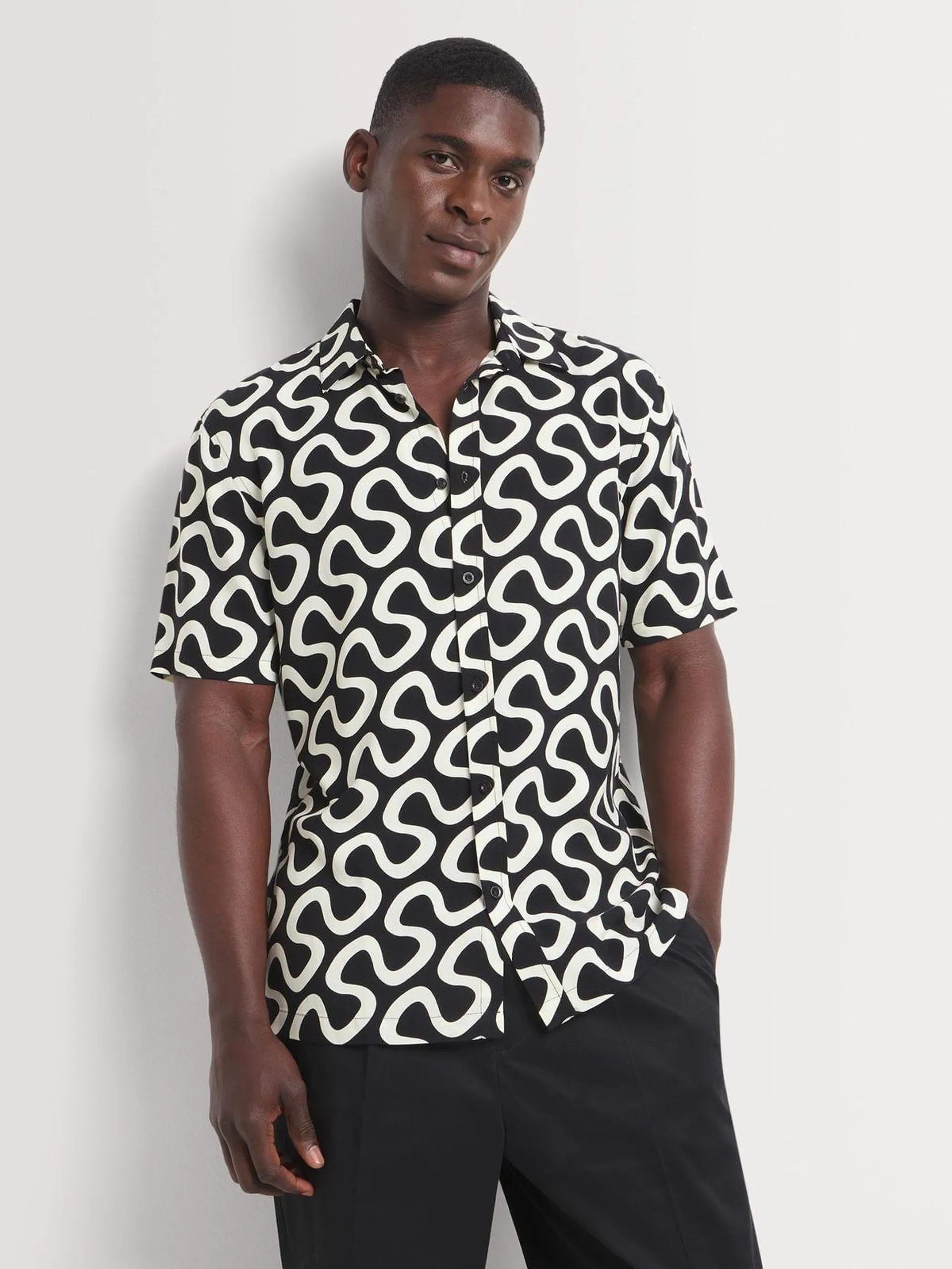 Men's Markham Printed Viscose Black Swirl Shirt