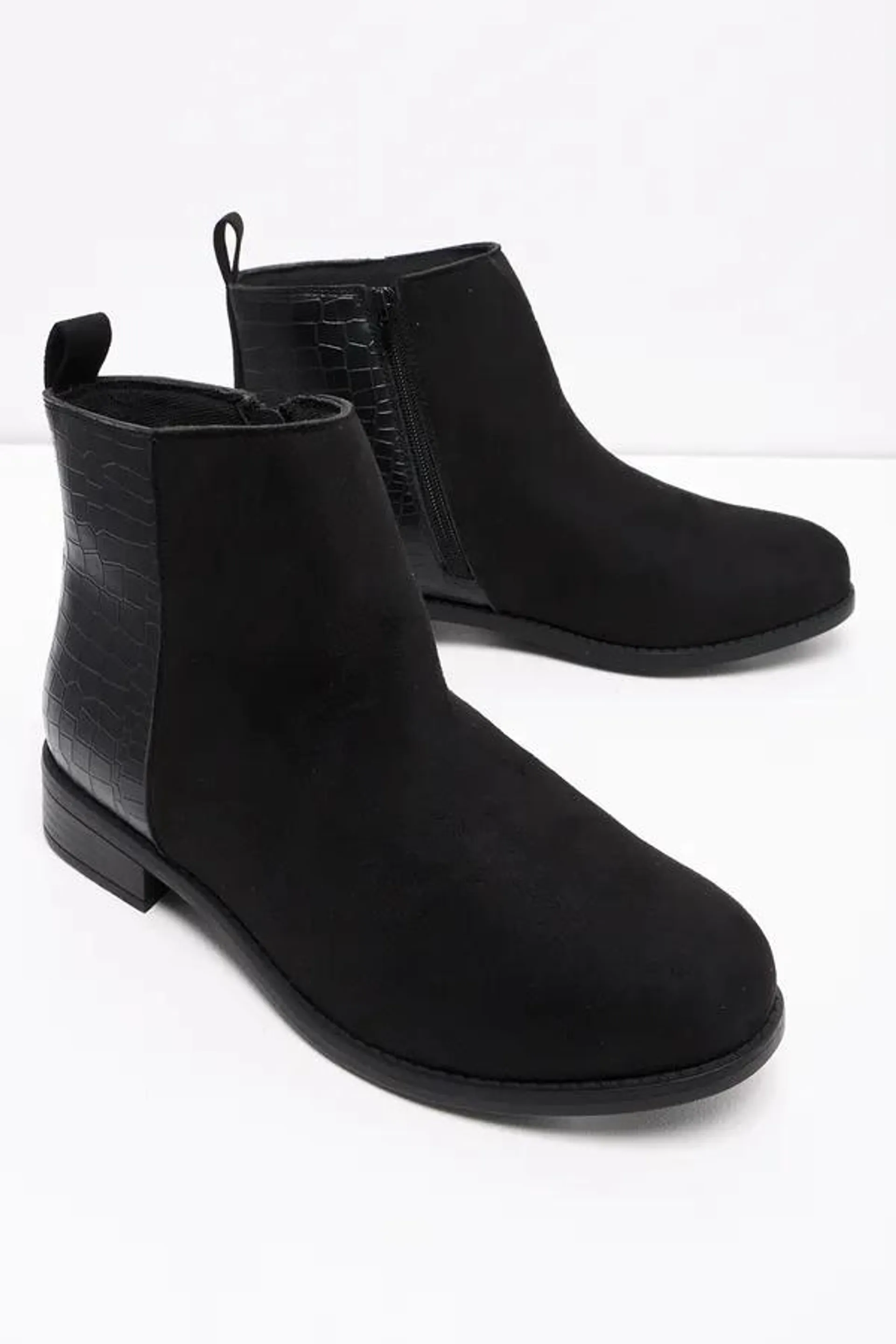 Croc suede boot black