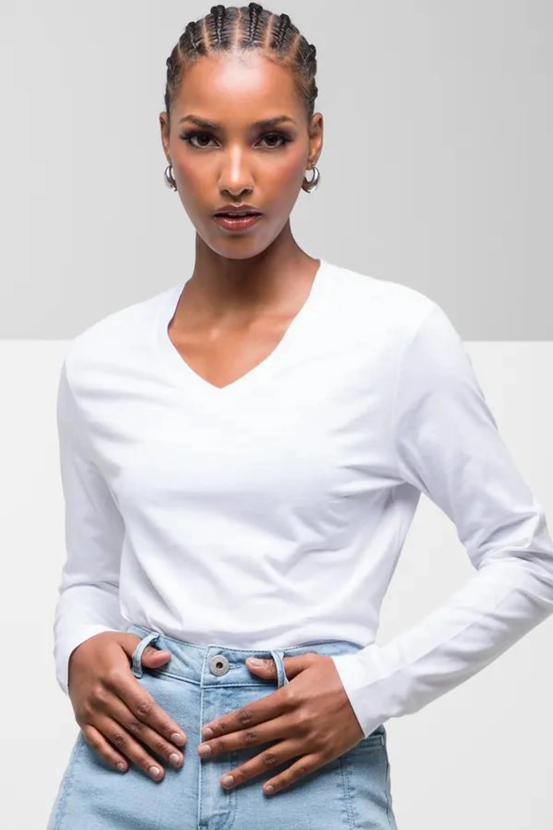 Long sleeve v-neck t-shirt white