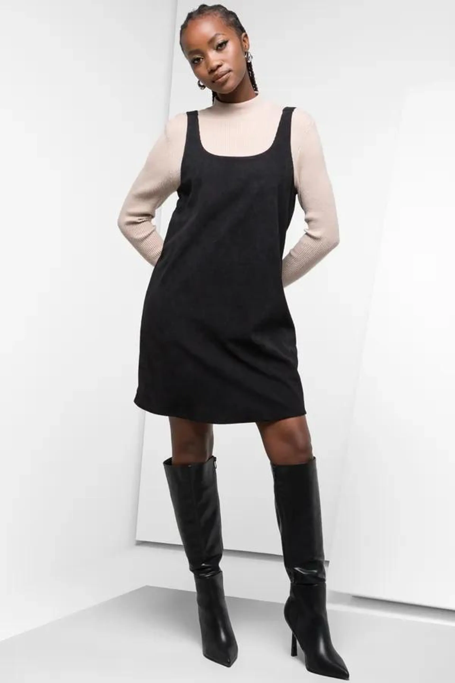 Corduroy pinafore black