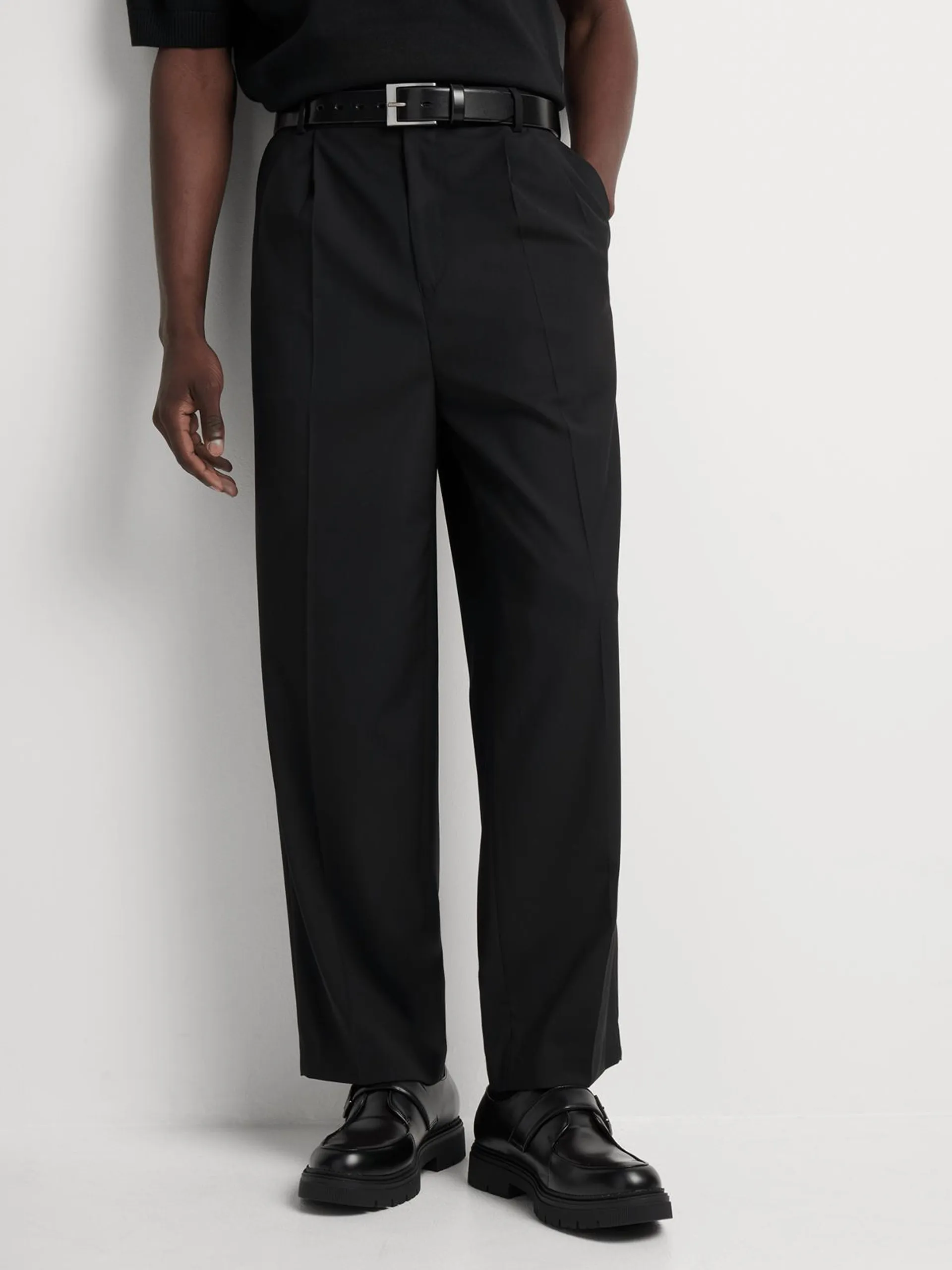 Markham Men's Smart Relaxed Fit Pleat Black Trouser
