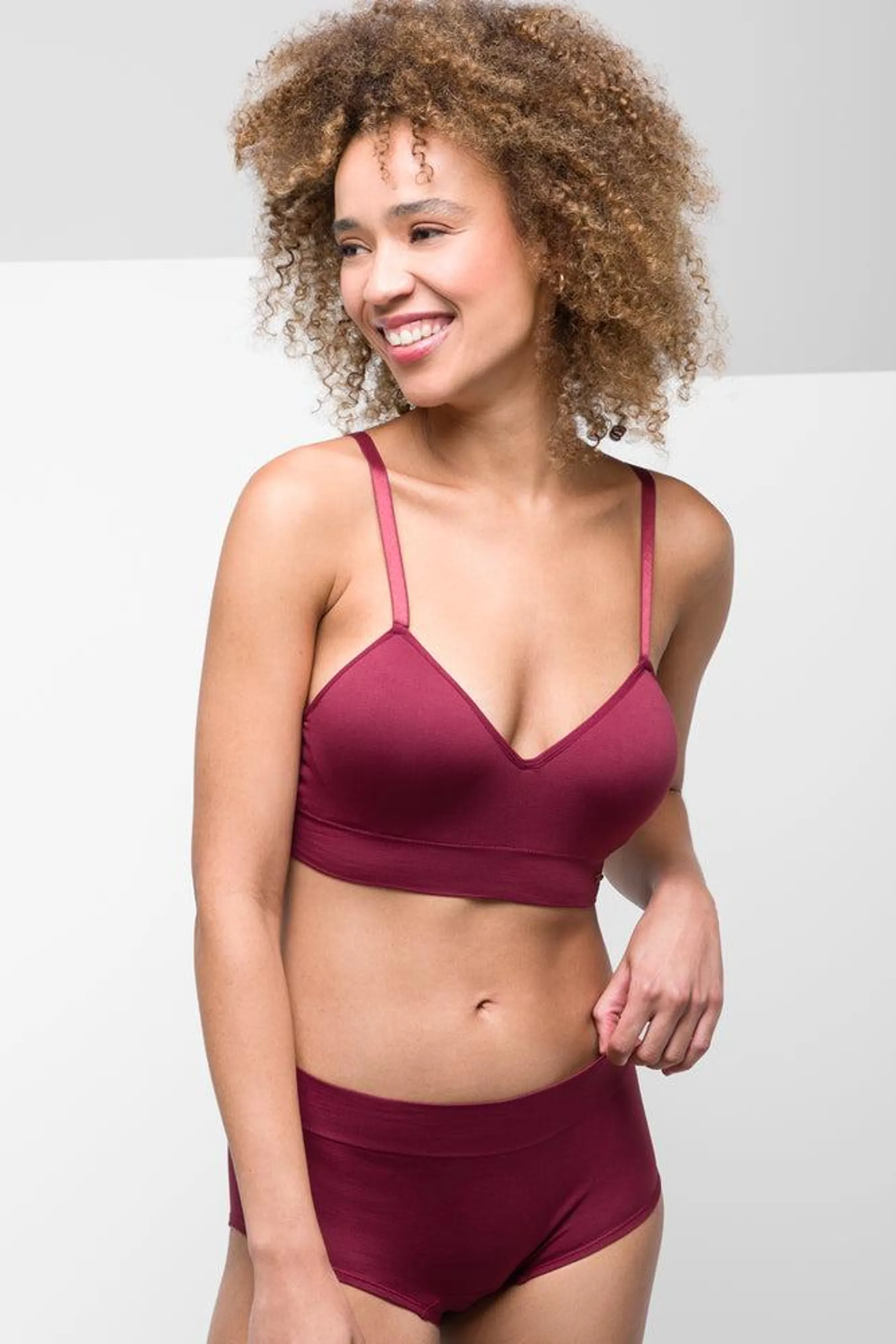 Seam-Free Bralette Red