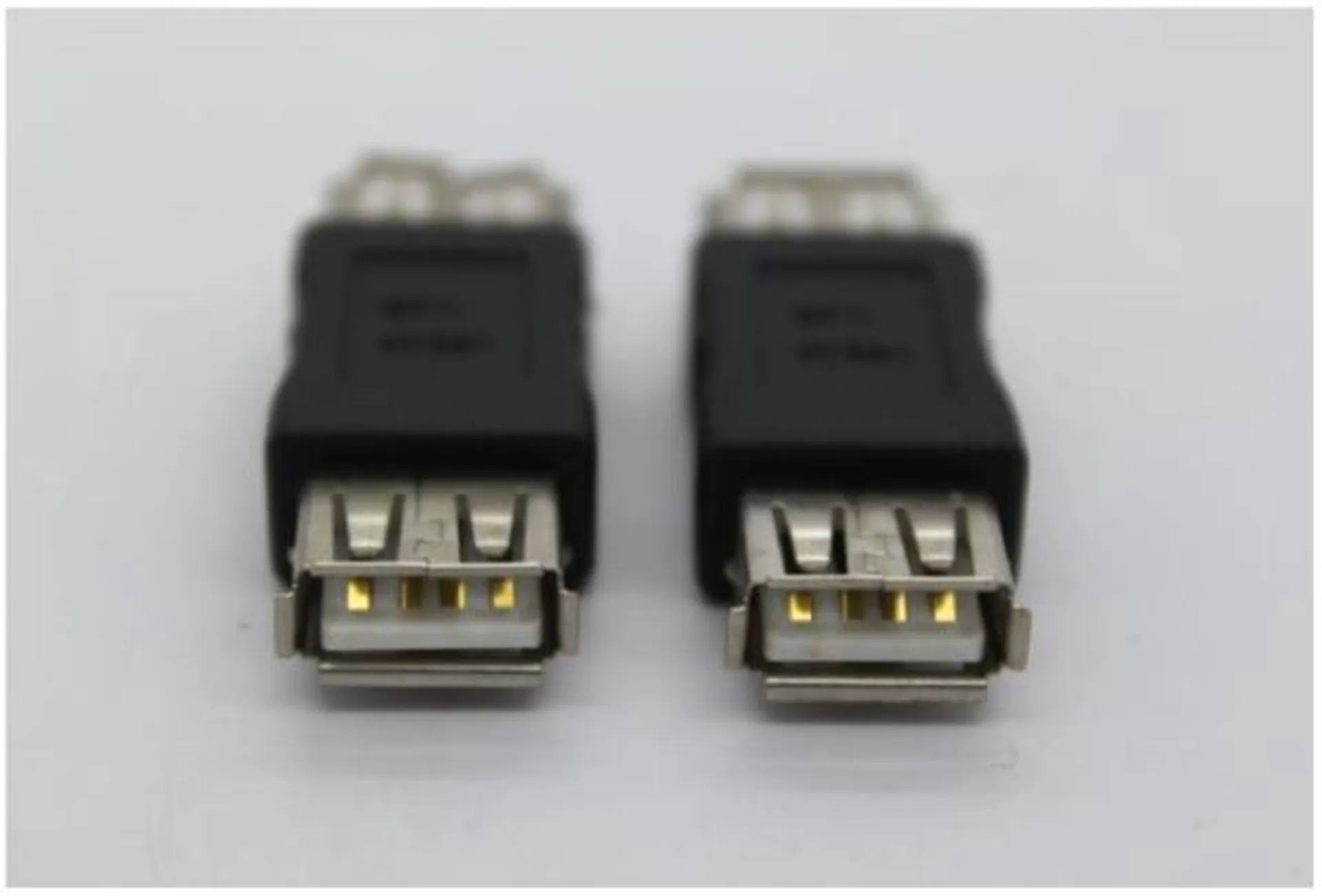 CYBERDYNE USB A FEMALE-A FEMALE ADAPTOR