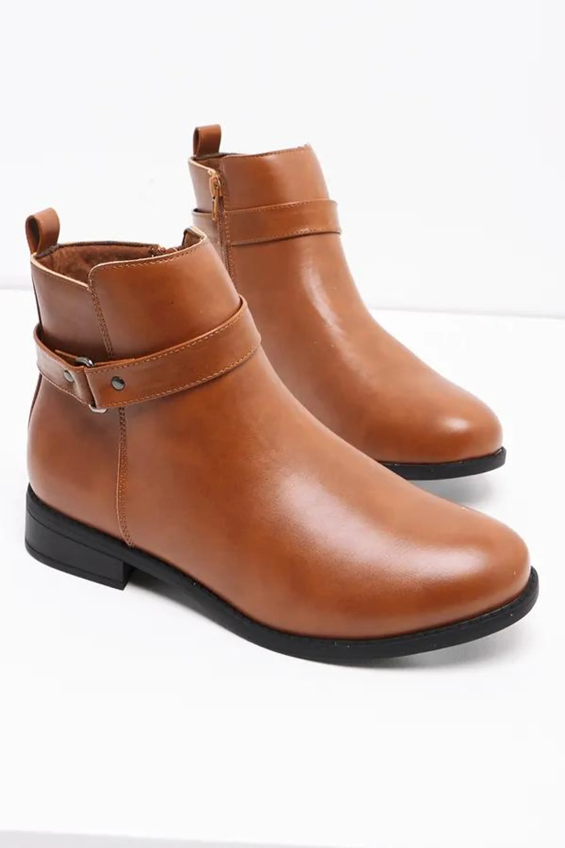 Boot brown