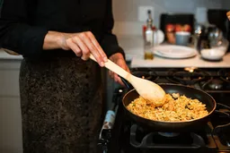 Paella: receta paso a paso del famoso plato español