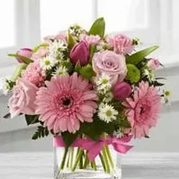 carolyn's flowers logo