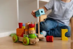 Cuáles son los juguetes más recomendados para no correr riesgos en los primeros años de tus niños