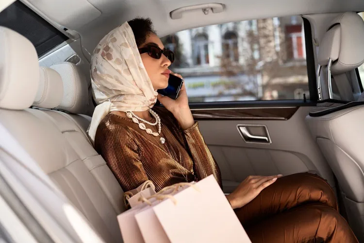 Elegance and Sophistication: Foundation of Arab Fashion