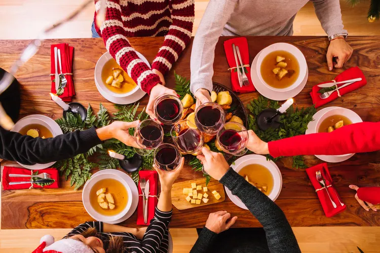 Cómo celebrar una cena navideña tradicional colombiana
